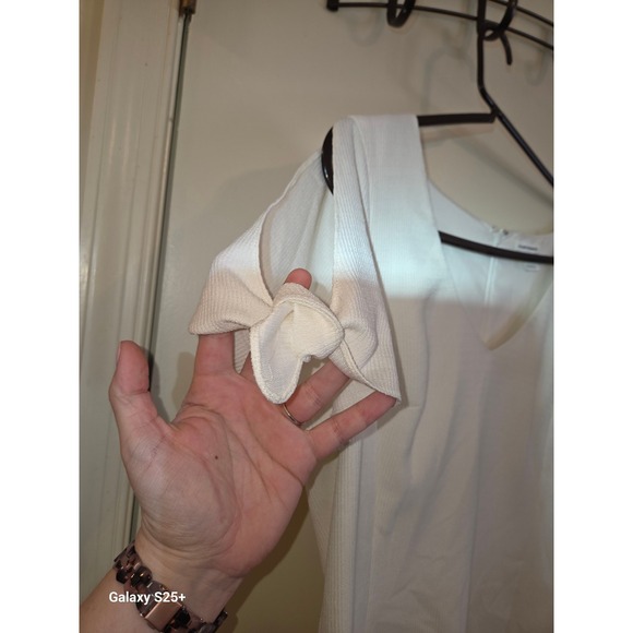 Club Monaco White Textured Pique Shift Dress Short Sleeve Tie Detail V-Neck - Picture 2 of 3